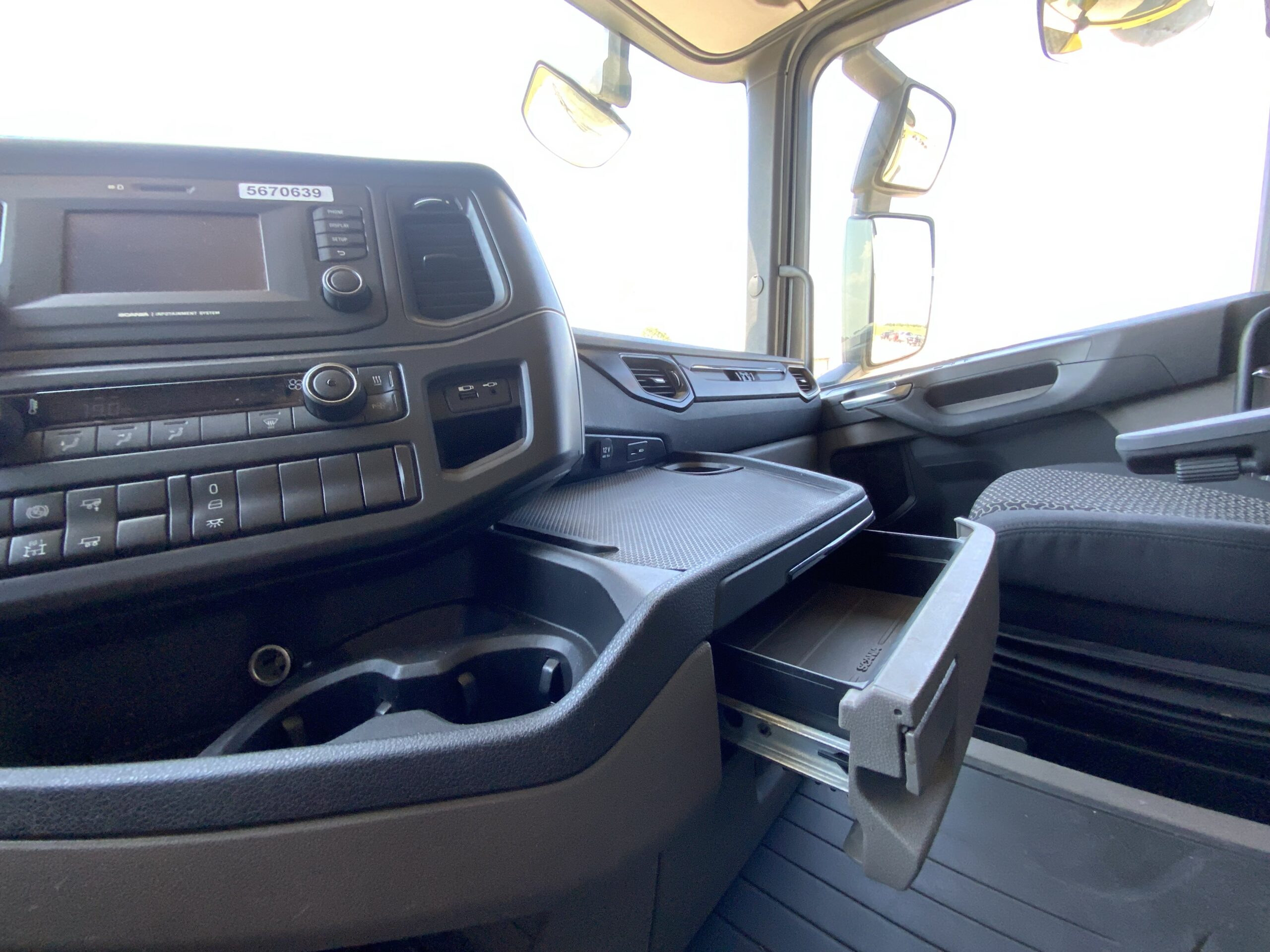 SCANIA R450_11